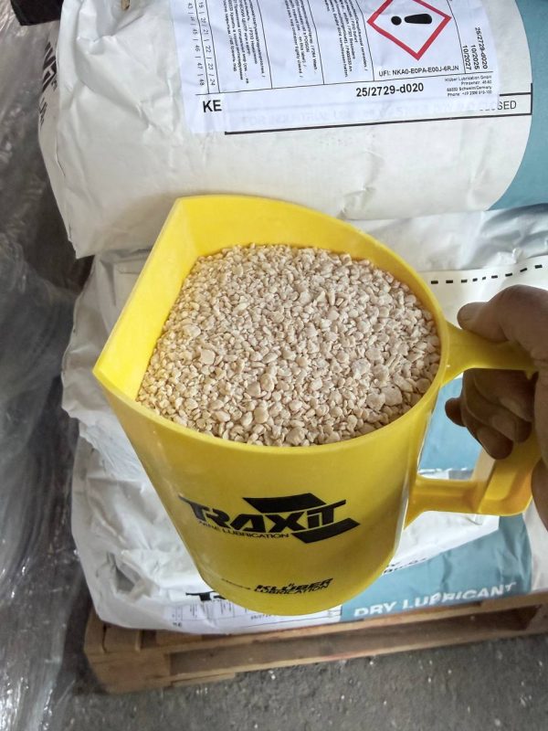 Appearance of traxit KE - dry lubricant for drawing nail wire