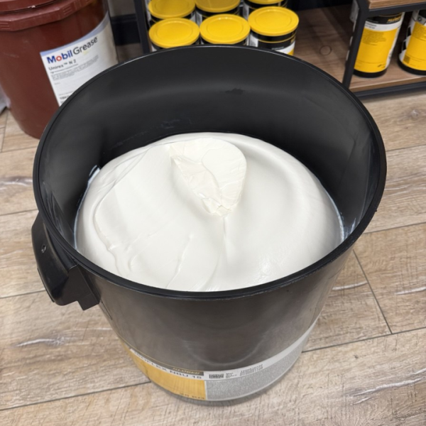 ISOFLEX NBU 15 in open pail